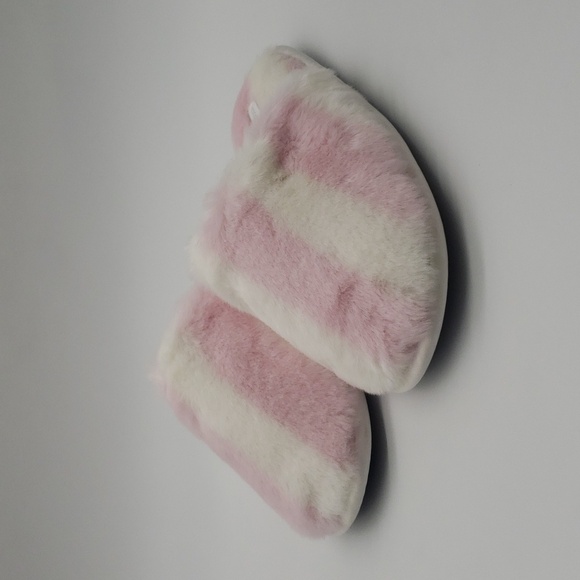 1235- Victoria’s Secret Pink & White Fuzzy Slippers Size L NWT - Picture 3 of 8